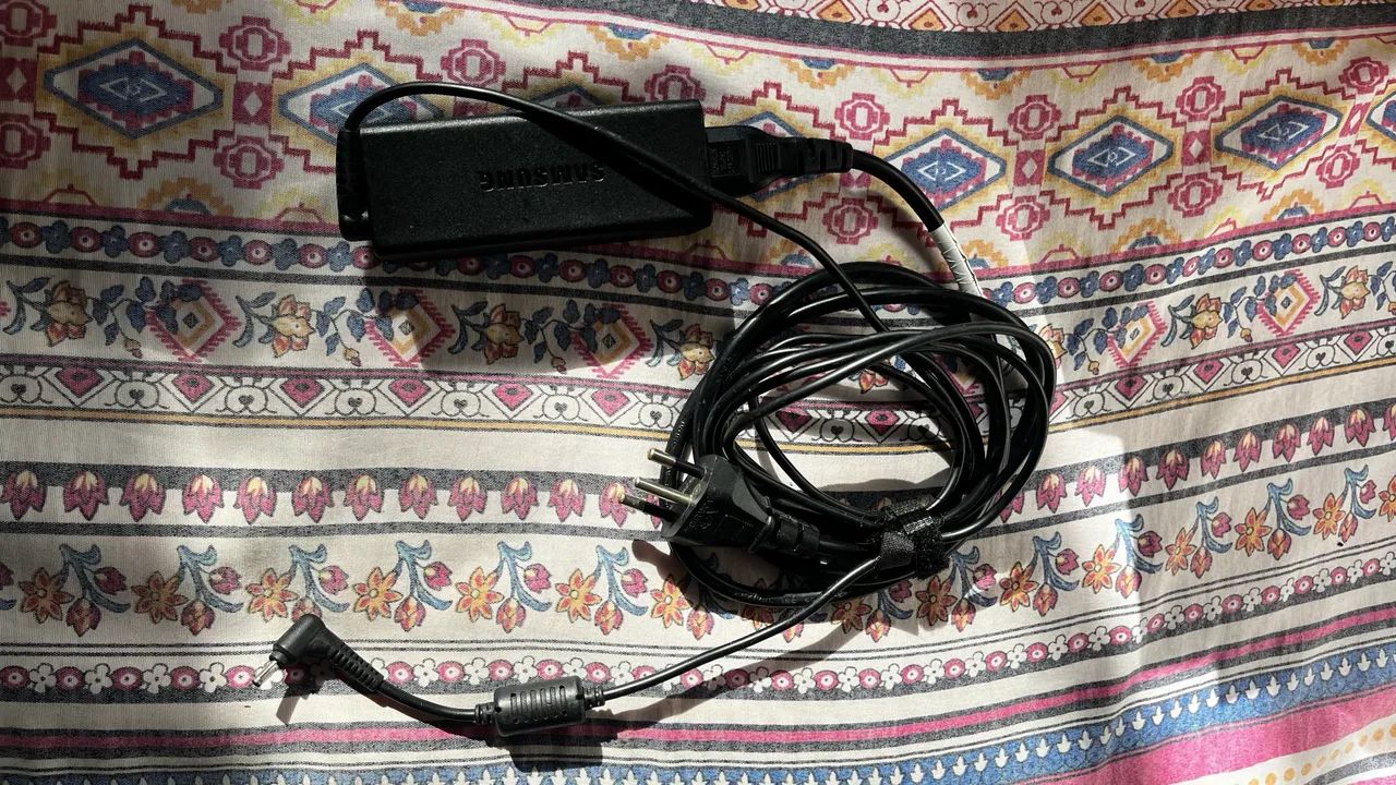 Carregador Samsung usado