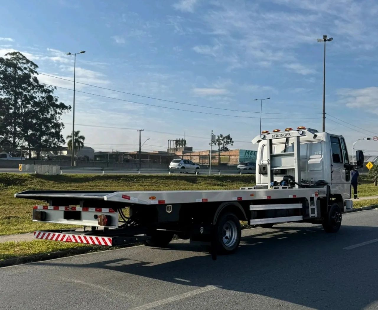 CARGO 815 PLATAFORMA GUINCHO  - Foto 5