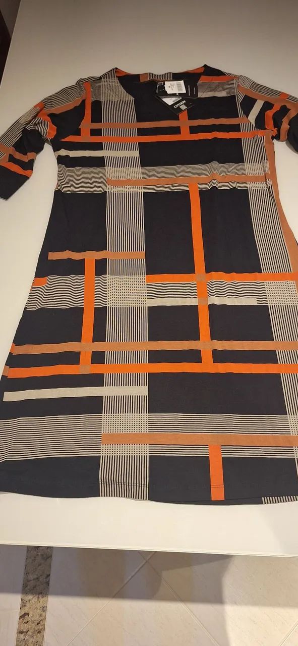 Vestido NOVO, COM ETIQUETA  manga 3/4 MIDI 