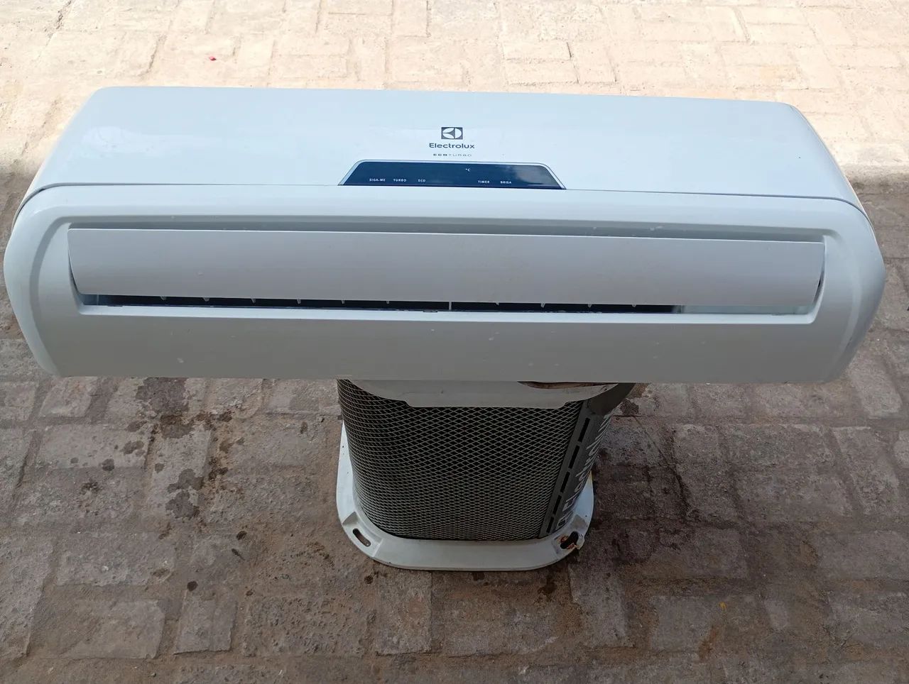Ar condicionado de 9 mil BTUs Eletrolux 