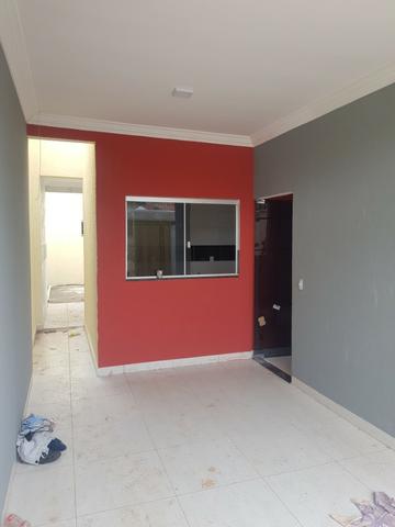 Linda casa com 2/4 sendo uma suite ,banheiro social ,sala ampla . vem conferrir - Foto 2