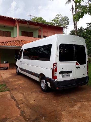 Van Renault master 16 lugares 2015