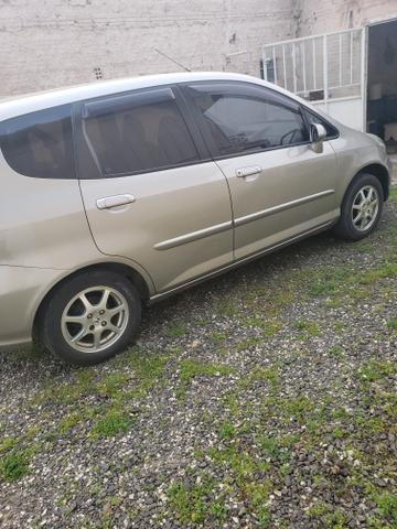 Vendo ou troco por March - Foto 2