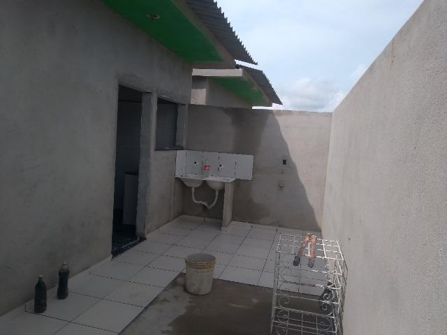 Casas em rua pública, 2 QTS (1 suíte), 2 vagas, área externa, prox ao shop. sumauma - Foto 6