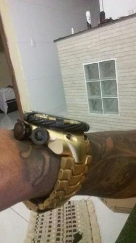 Invicta tunderbolt