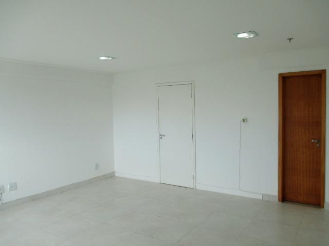 Sala Comercial no Centro (Próximo ao Fórum) - Ed. Centro Master Empresarial