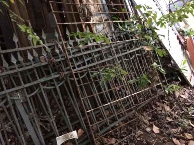 Portas de Madeiras Antigas, Grades Metálicas Antigas, Sofá de Balanço Metálico - Foto 4