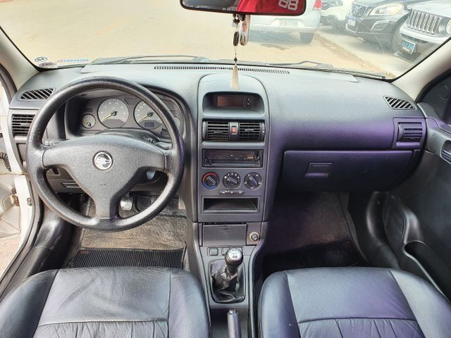 Astra Comfort Sedan 2.0 Flex 8v 2005 - Foto 6