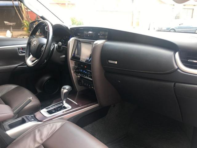 Toyota Hilux sw4 srx 4x4 2.8 TDI 16V Dies. Aut - Foto 8
