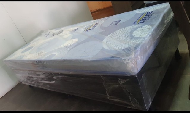 Box de solteiro 88x 12 D.20 valor 445,00