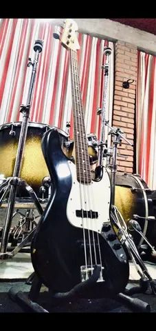 Baixo Fender Jazz Bass Japonês 