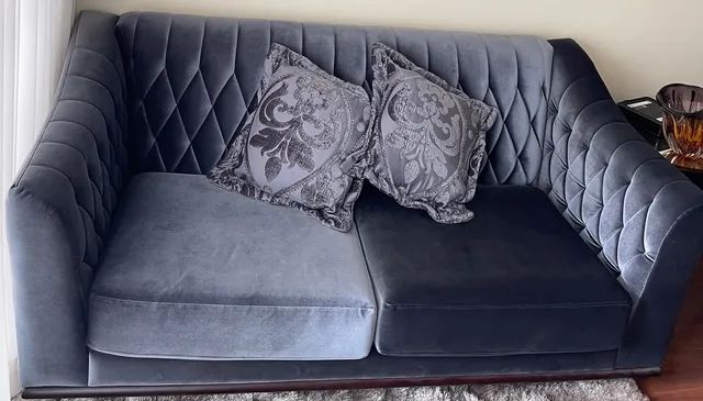 Sofá dois lugares veludo azul  - Foto 3