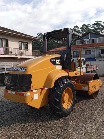 07 - Rolo Compactador CS423