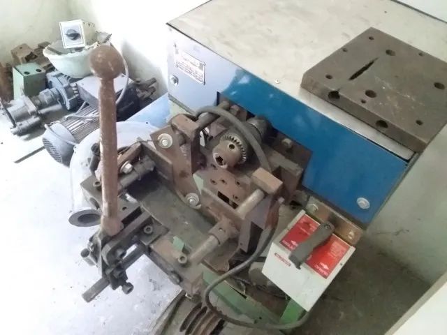 Roscadeira horizontal até 1/2 pol