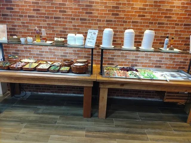 Buffet self service em madeira bruta - Foto 3