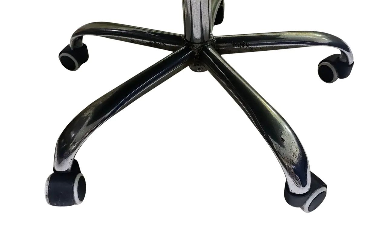 Cadeira de escritório Giratória com Rodas Tela Mesh Preta Cromada (Entrega a combinar) - Foto 4