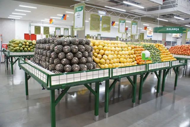 Bancas de Hortifruti Reta e Estilo Casinha 2.00m x 1.00m - Foto 5