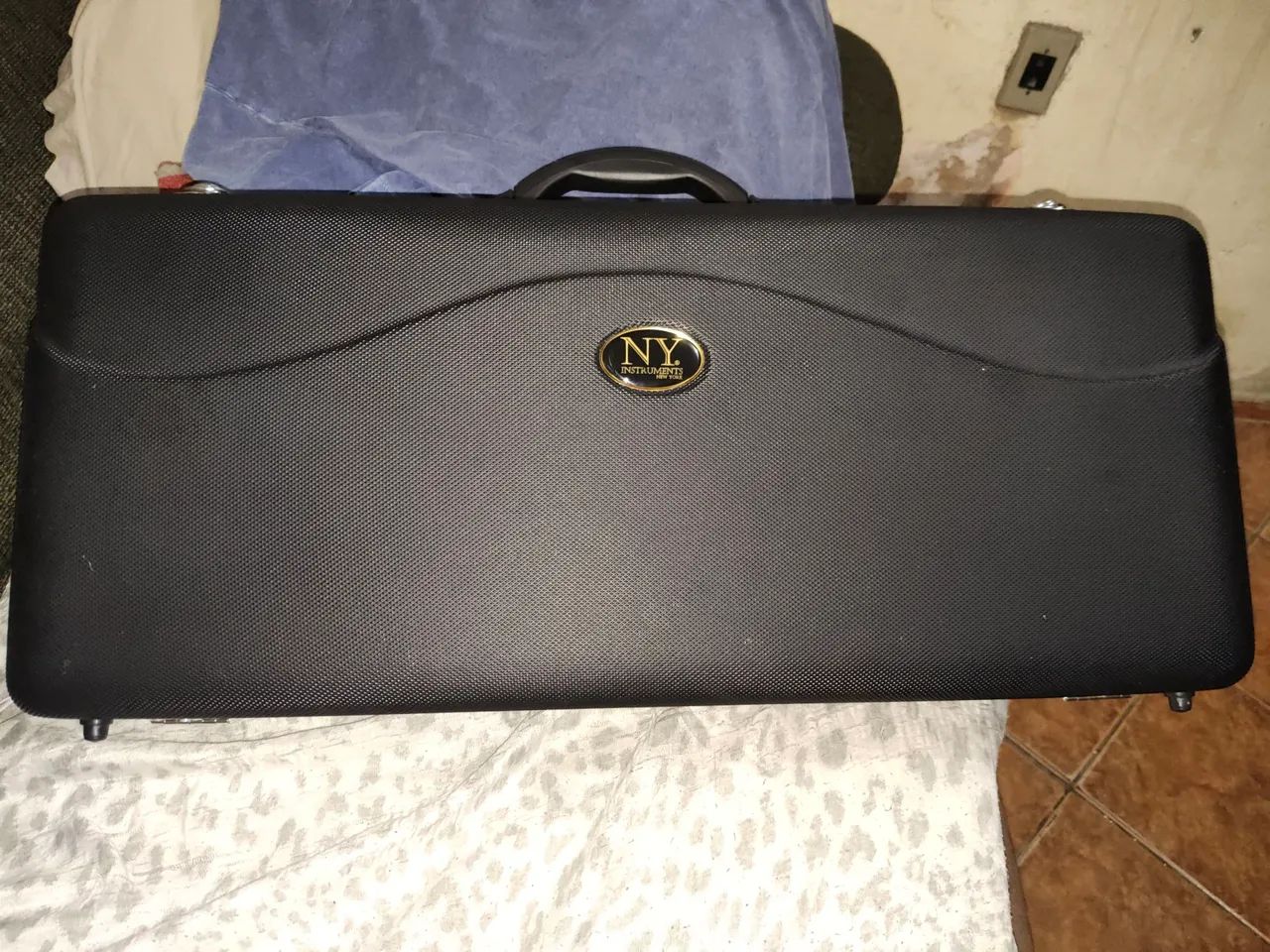 Estojo rígido para saxofone alto  