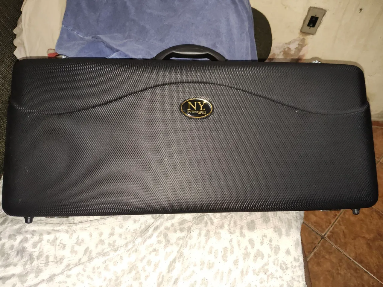 Estojo rígido para saxofone alto