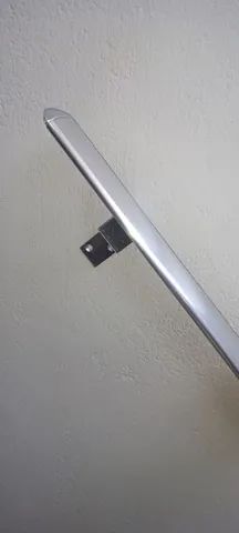 CORRIMÃO DE PAREDE EM ALUMÍNIO MODELO CHATO / FABRICAMOS SOB MEDIDA / R$100,00 O METRO  - Foto 4
