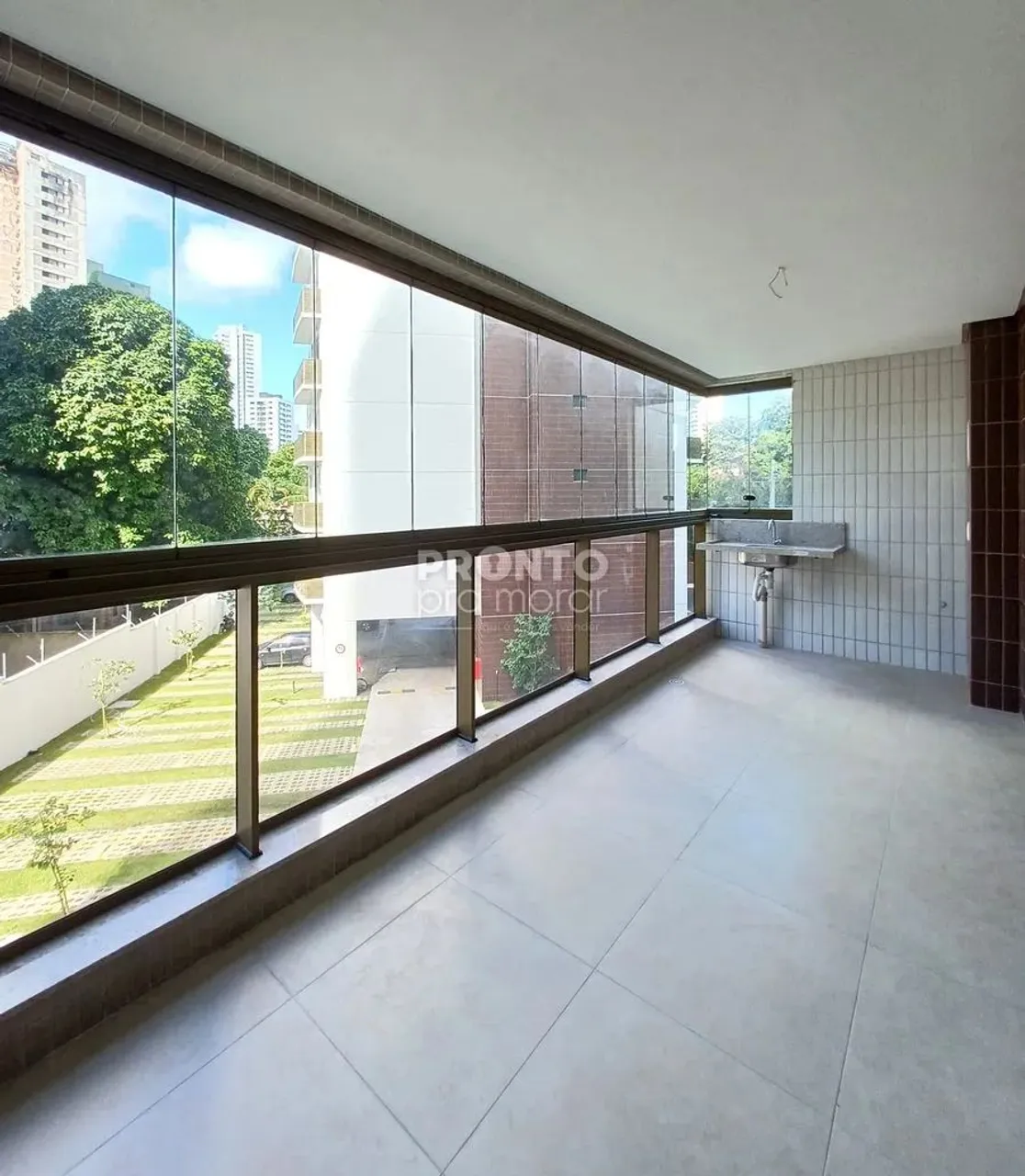 Excelente apartamento recém entregue localizado no bairro de Casa Forte, com 134,96m² de á