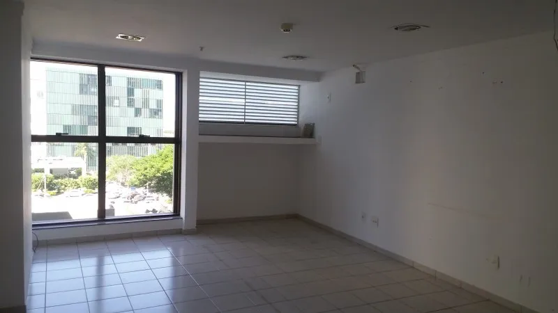Vendo excelente sala, 27m2, teto rebaixado, Setor de Autarquias Sul, Asa Sul - DF.