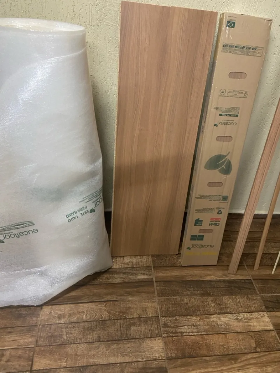 Piso laminado click