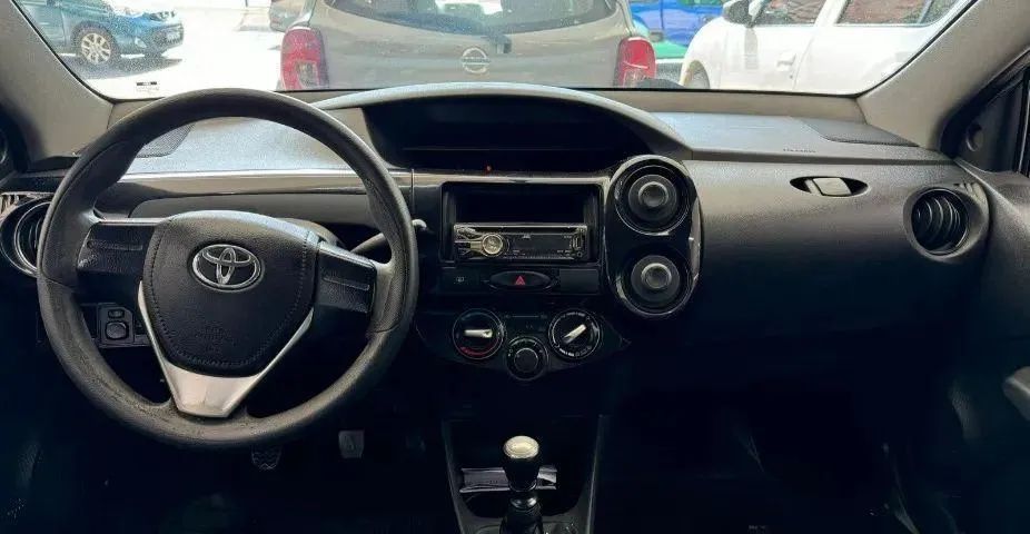 Toyota Etios X Sedan 1.5 2017 - Foto 5