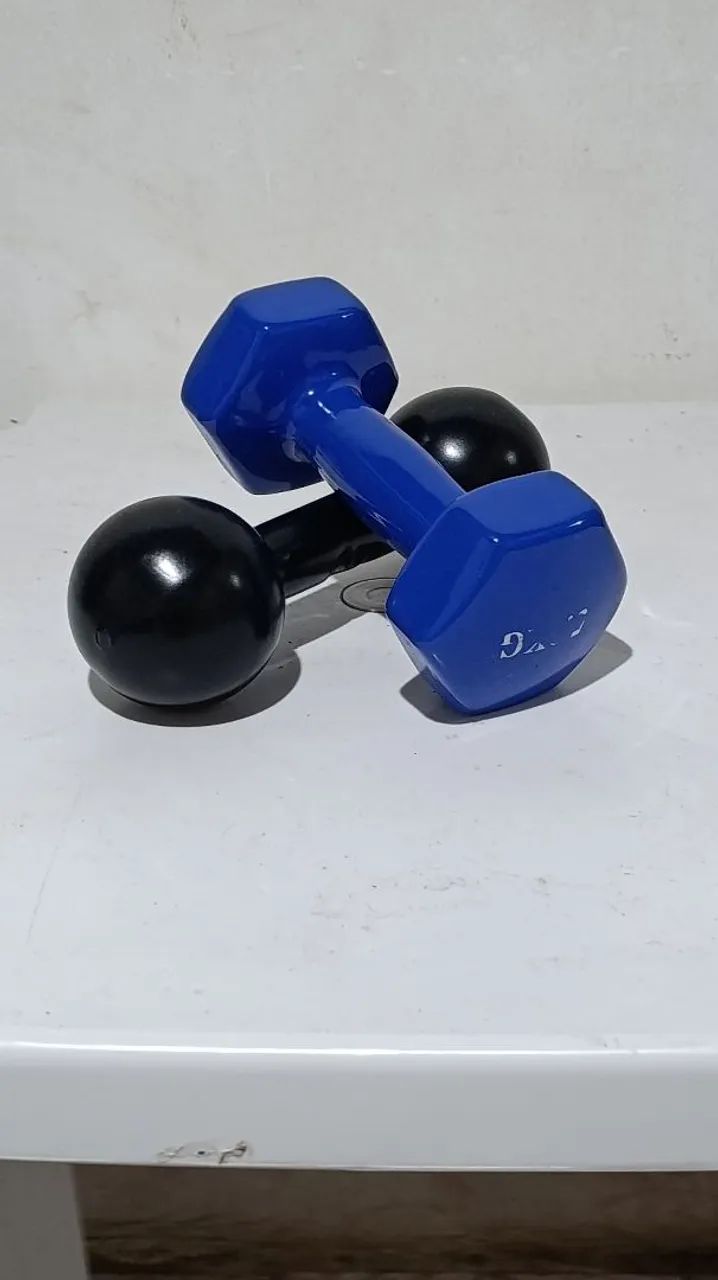 Vendo dois halteres de 5 kg