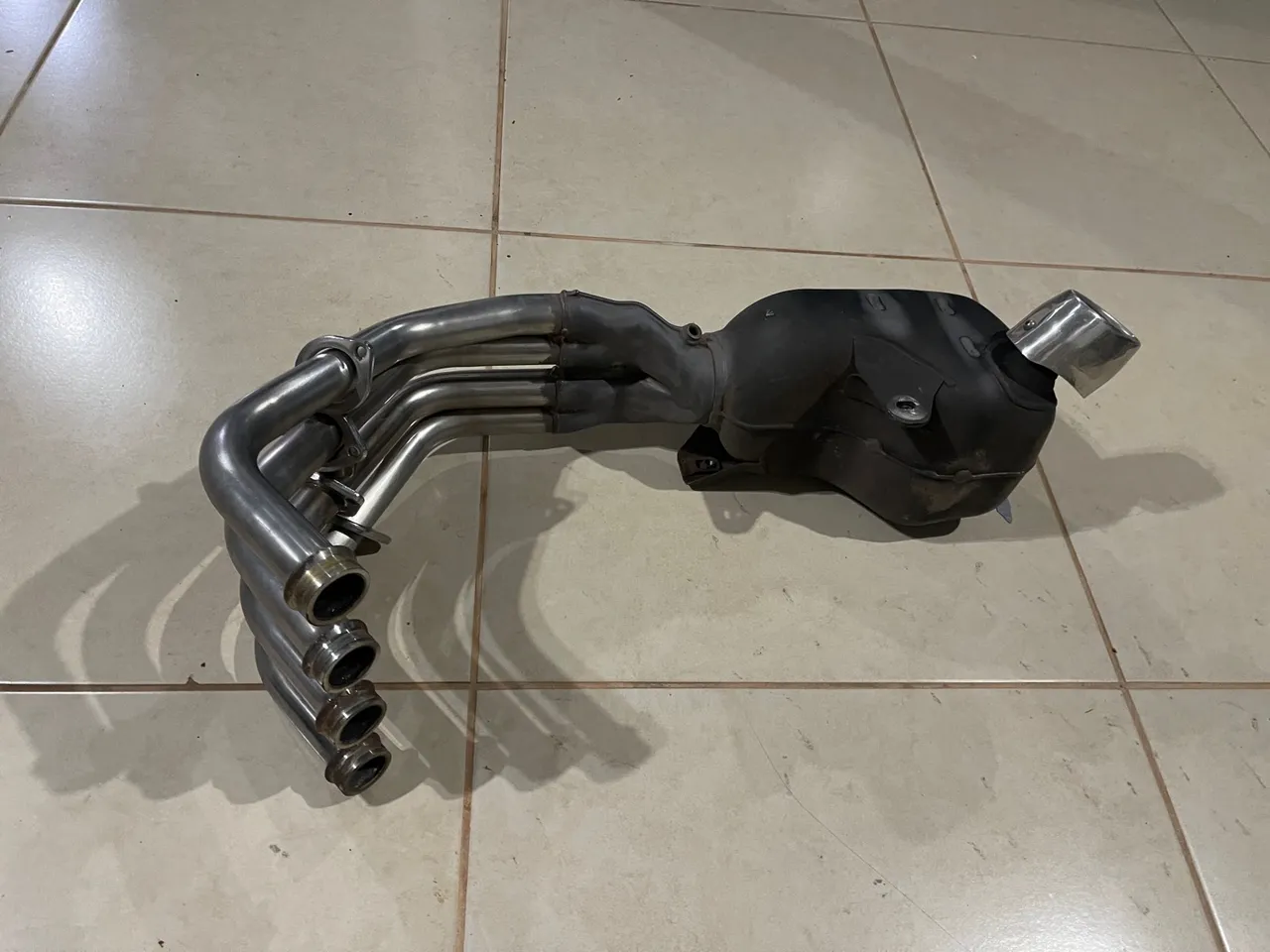 Escapamento Xj 6 vendo e alugo para vistoria