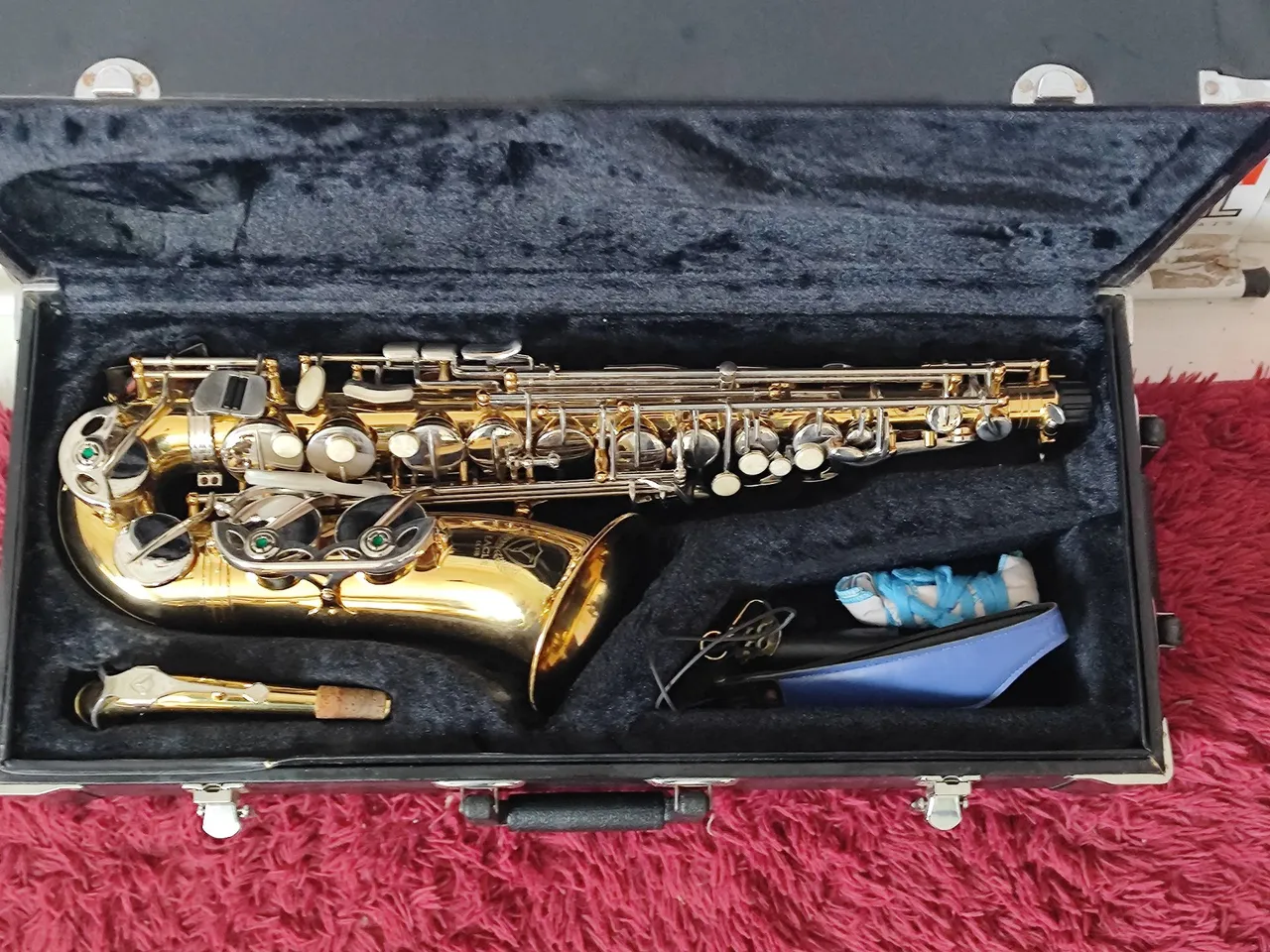 Saxofone Eagle SA500