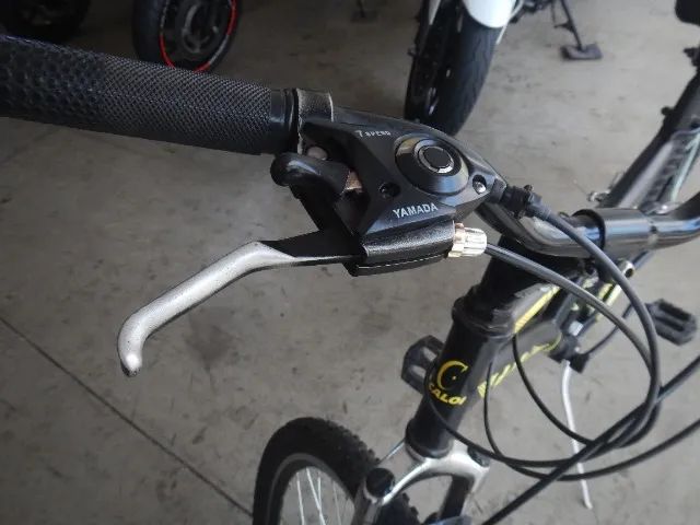 Bicicleta Caloi Andes aro 26 linda e com acessórios - Foto 4