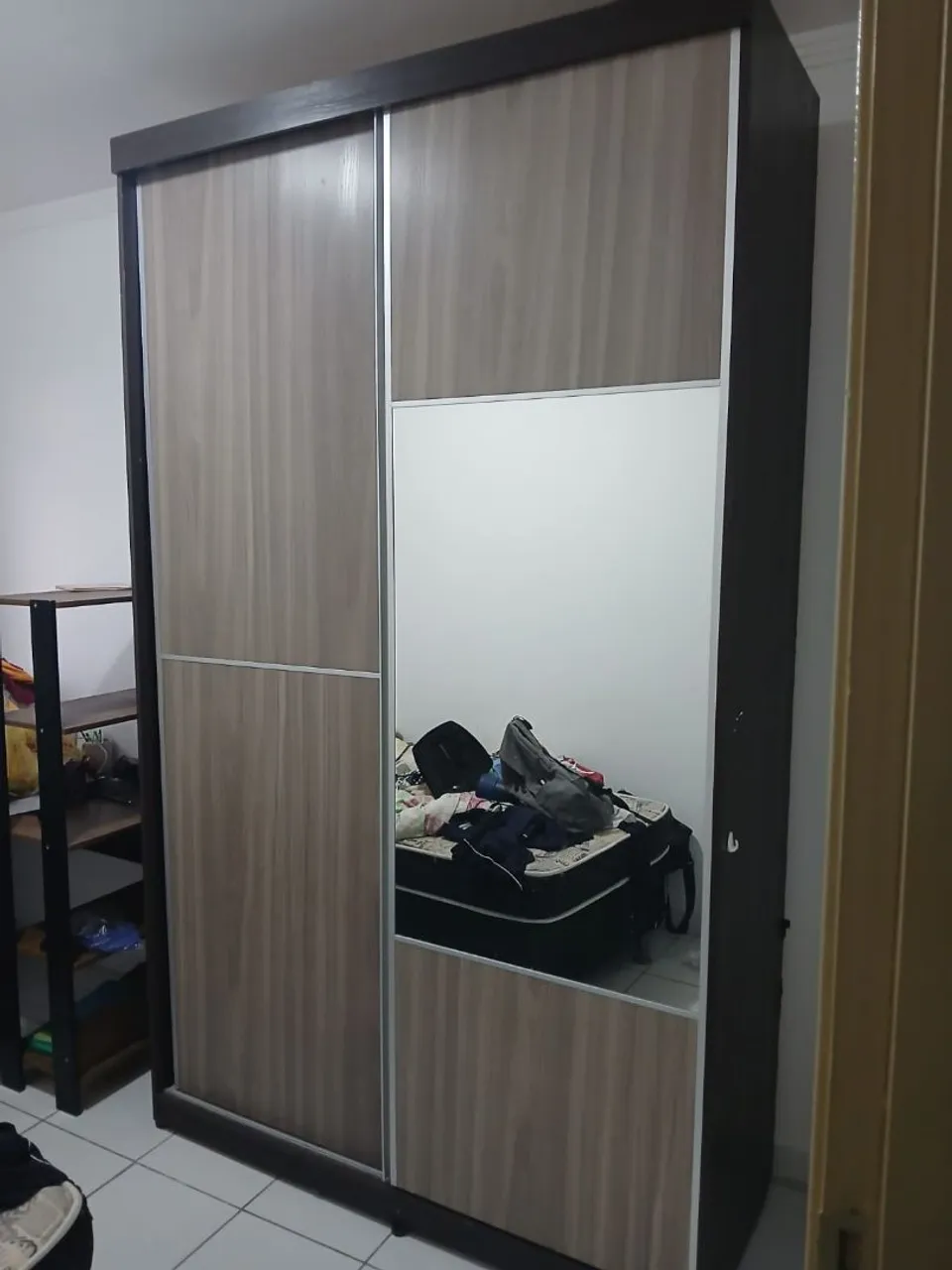 Vendo guarda-roupa no valor de 600 reais com entrega e montagem