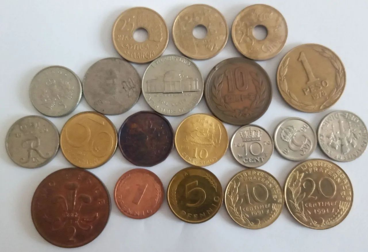 20 moedas estrangeiras internacionais  - Foto 2