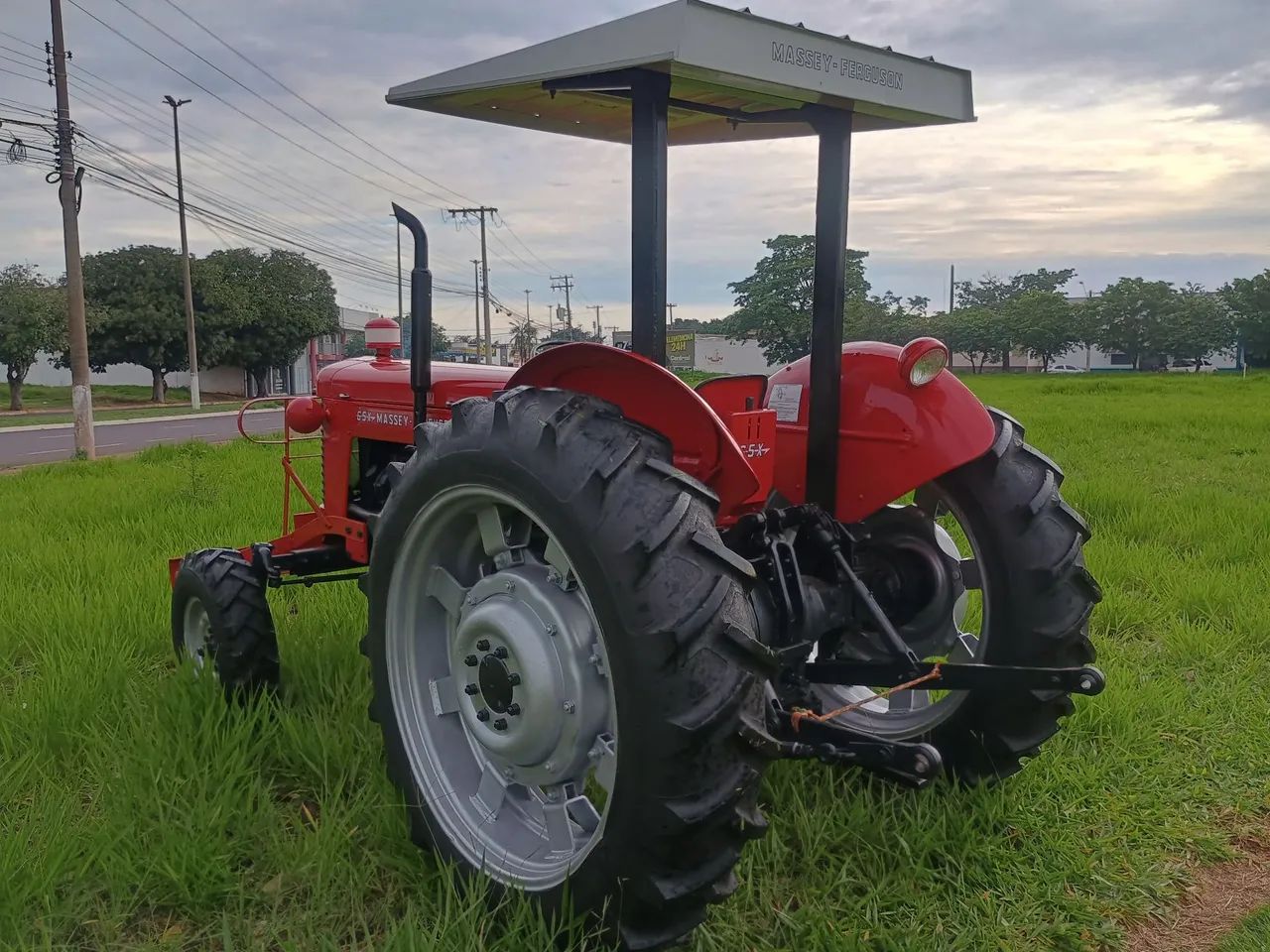 Trator Massey Ferguson 65x 4 marchas em estado de novo  - Foto 3