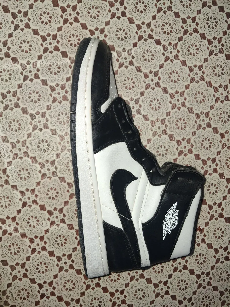 Air Jordan 1 Black White