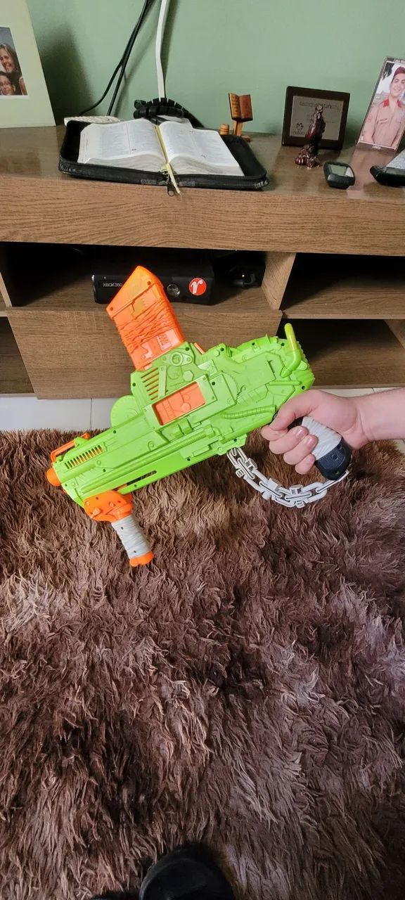 NERF LANÇADOR DE DARDO ZUMBIE ( NÃO ACOMPANHA DARDOS)