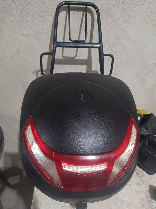 Bau para moto givi 35 litros + bagageiro