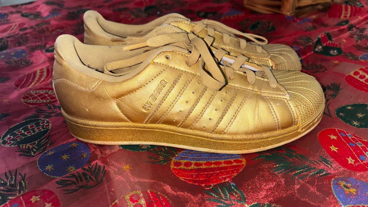 Tênis adidas edição limitada dourado original 