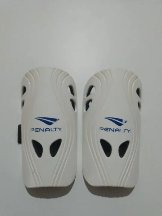 Caneleira futebol futsal Adidas Nike Penalty  - Foto 3