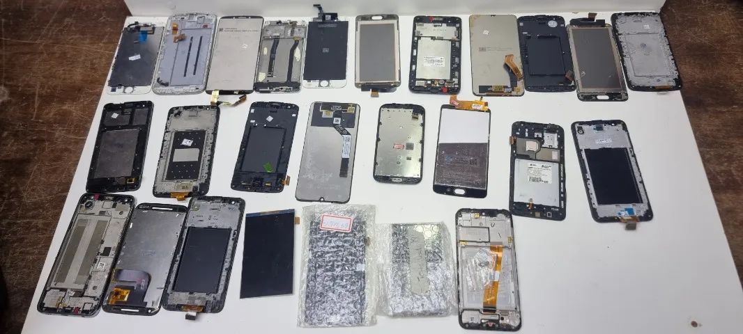 Lote Para Loja Celulares Pecas Tela Capas Etc Oportunidade entrego timbo sc - Foto 2