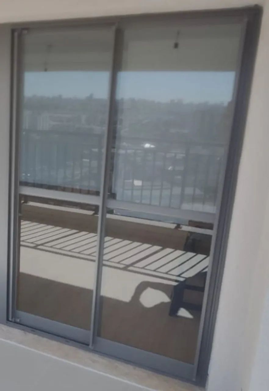 Porta alumínio 2 folhas 1,43 X 2,14