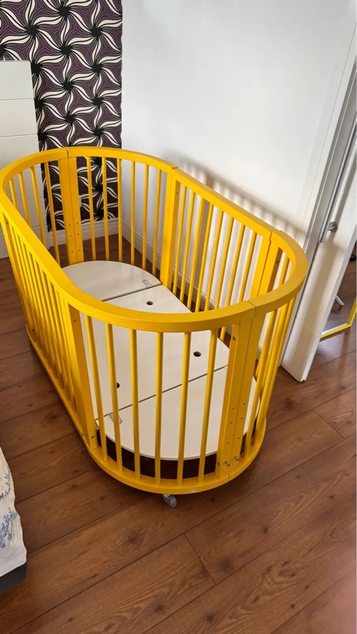 Vende-se Berço Crescer Sleeper na cor Amarelo 