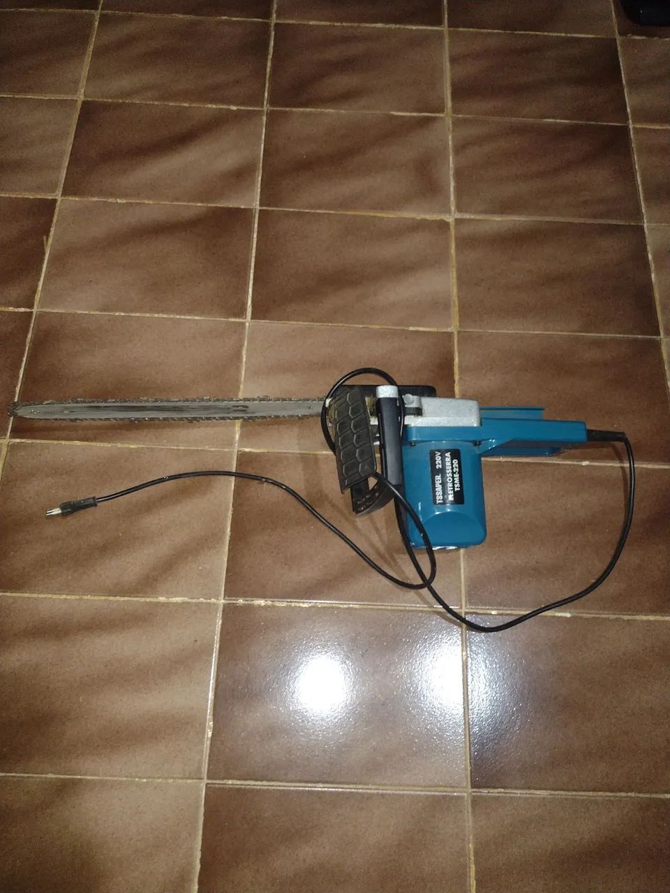 TSSAPER 220V Eletrosserra TSME 220 por R$ 280.00 reais