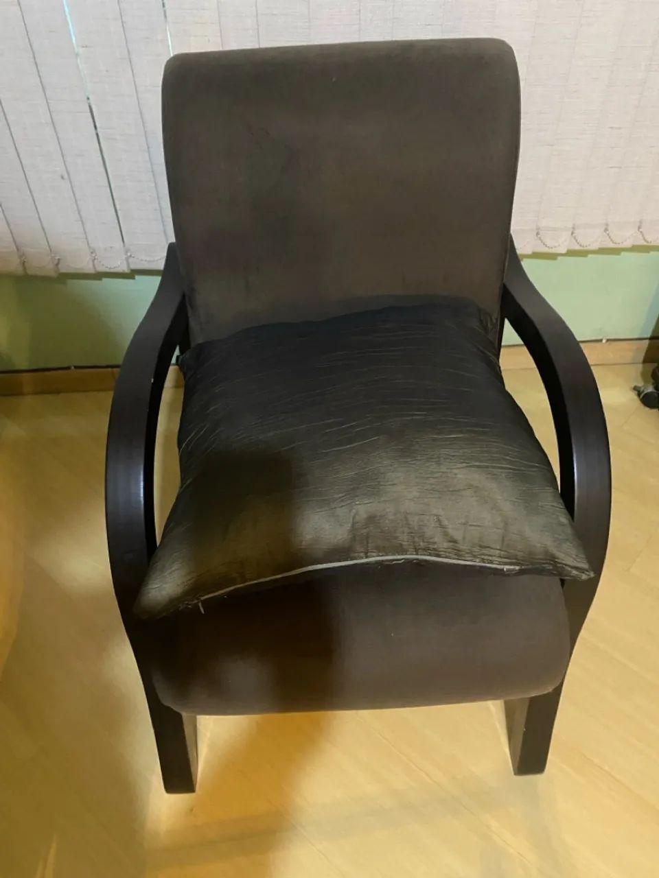 Poltrona Elegante e Confortável - Foto 2