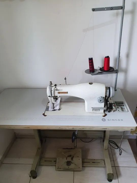 Máquina Reta industrial Singer  - Foto 5