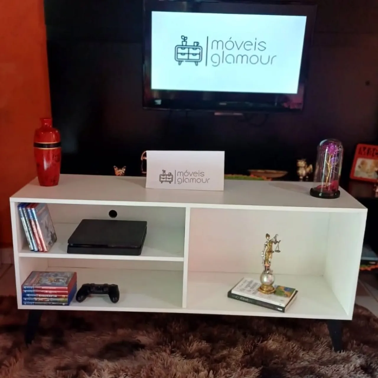 Rack branco para Tv com pés Retrô