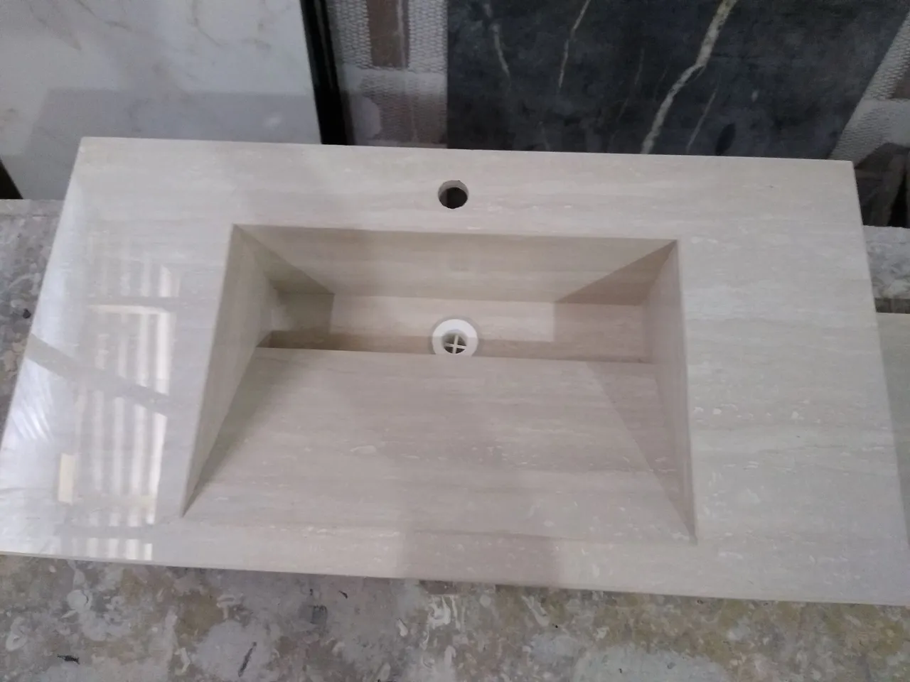 Pia de Banheiro em Porcelanato 