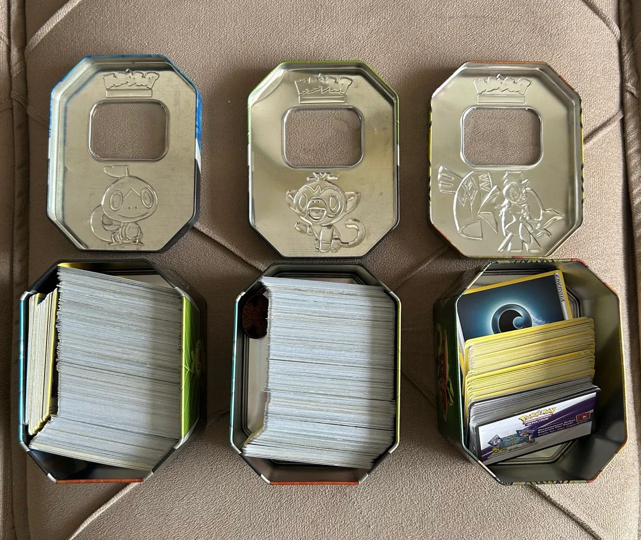 900 cartas Pokémon sortidas e misteriosas. CARTAS RARAS EM OUTRO ANÚNCIO. - Foto 2