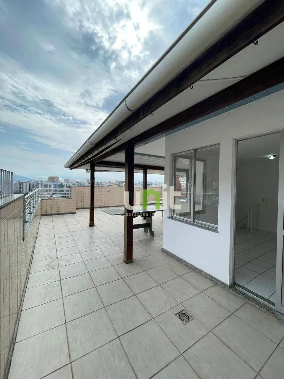 Unit Imobiliária vende linda cobertura 3 quartos no Vital Brazil - Niterói